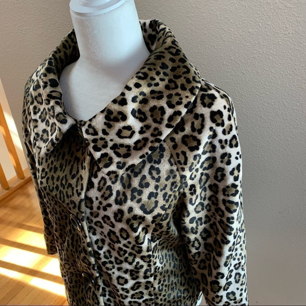 Rafaella Leopard Print Button-Front Jacket in Beige, Black and Brown - Picture 7 of 12